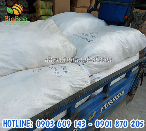 Hoạt động giao dây rút nhựa