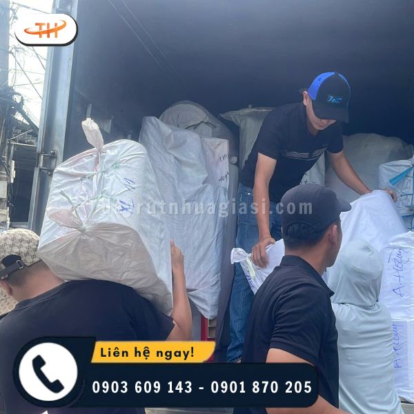 Giao hàng băng keo màu thực tế tại Thu Hồng Giao hàng băng keo màu thực tế tại Thu Hồng