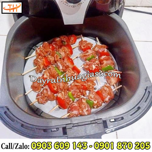 Giấy nến tròn đục lỗ lót nồi chiên không dầu Giấy nến tròn đục lỗ lót nồi chiên không dầu