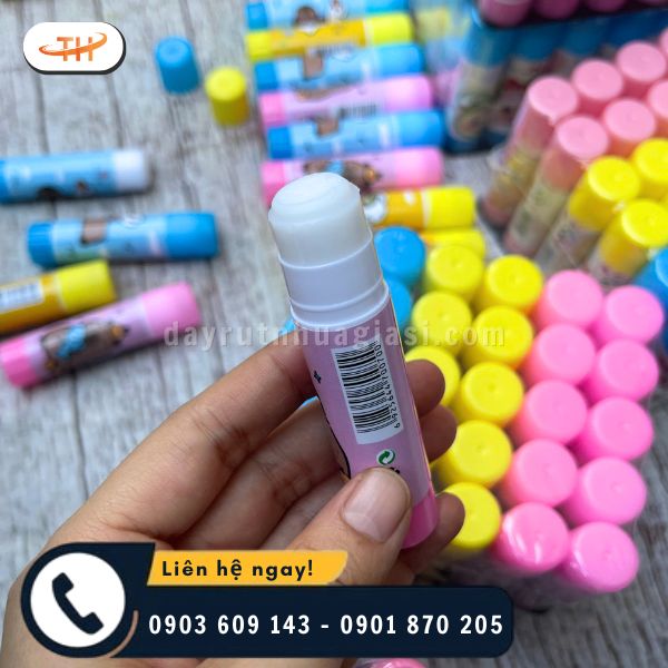 Hồ khô với cơ chế vặn xoay linh hoạt như thỏi son Hồ khô với cơ chế vặn xoay linh hoạt như thỏi son