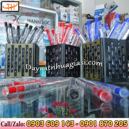 Bút bi Thiên Long được bán hầu hết các nhà sách Bút bi Thiên Long được bán hầu hết các nhà sách