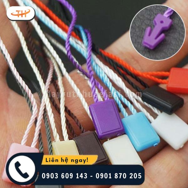 Lựa chọn dây treo nhãn mác phụ thuộc nhiều yếu tố Lựa chọn dây treo nhãn mác phụ thuộc nhiều yếu tố