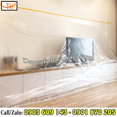 Màng nilon phủ chống bụi đồ nội thất trong gia đình Màng nilon phủ chống bụi đồ nội thất trong gia đình