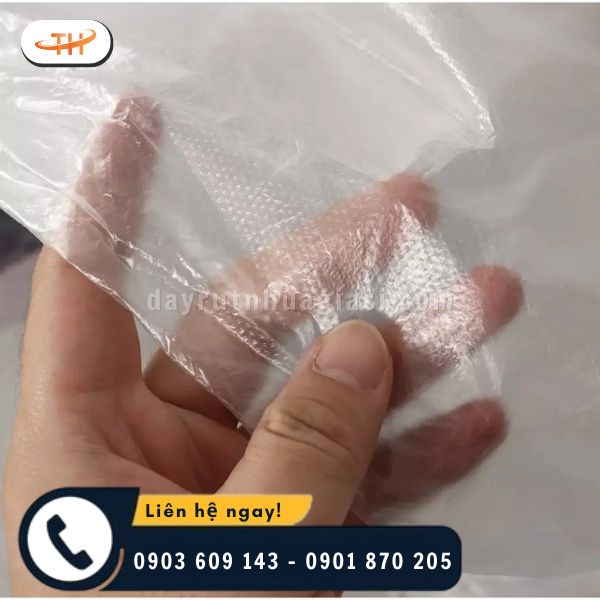 Màng nilon che sơn là loại màng nhựa mỏng, trọng lượng nhẹ Màng nilon che sơn là loại màng nhựa mỏng, trọng lượng nhẹ