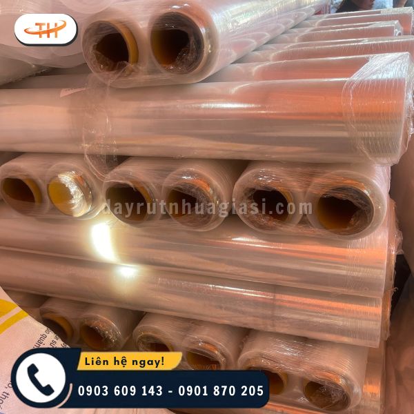 Màng PE quấn hàng chất liệu bền bỉ Màng PE quấn hàng chất liệu bền bỉ