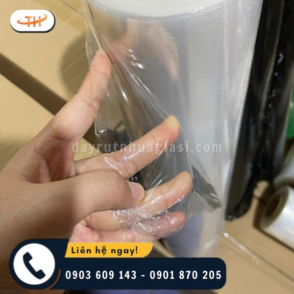Màng PE với độ co dãn linh hoạt và khả năng bám dính tốt Màng PE với độ co dãn linh hoạt và khả năng bám dính tốt
