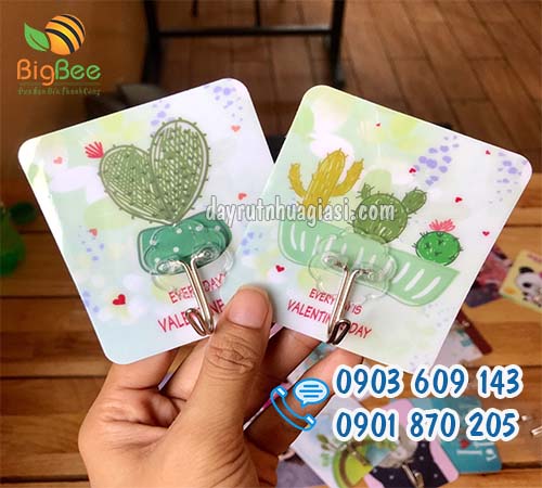 Móc dán tường in màu sỉ rẻ tại TP.HCM