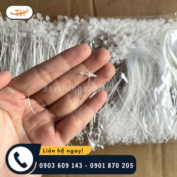 Thao tác khóa chốt thủ công chắc-chắn và dễ dàng Thao tác khóa chốt thủ công chắc-chắn và dễ dàng