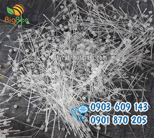 Ti xỏ nhựa gắn mác giá bán sỉ rẻ