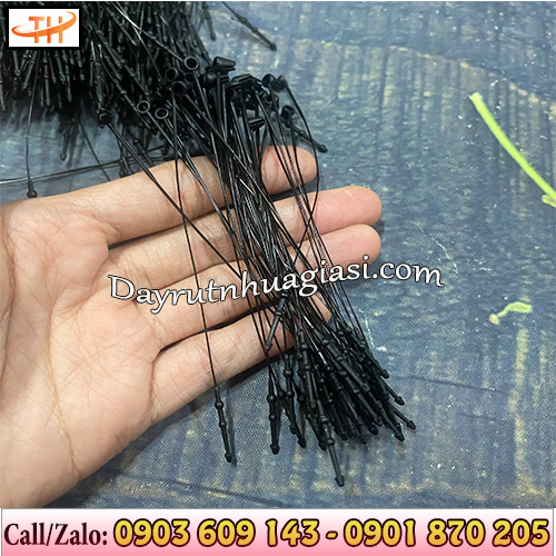 Dây nhựa treo nhãn mác màu đen đầu nhọn Dây nhựa treo nhãn mác màu đen đầu nhọn