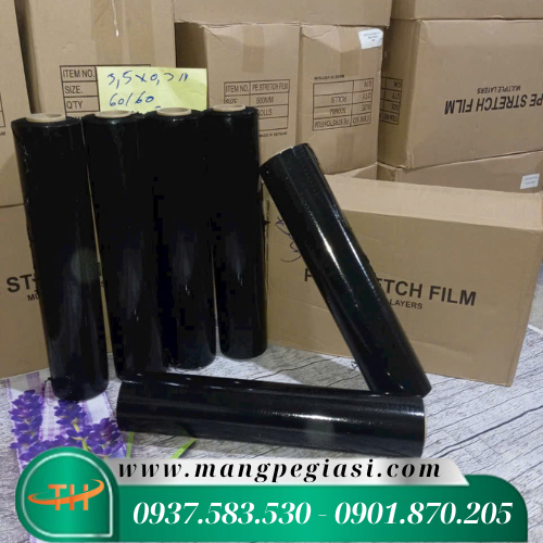 Cuộn màng PE quấn hàng màu đen