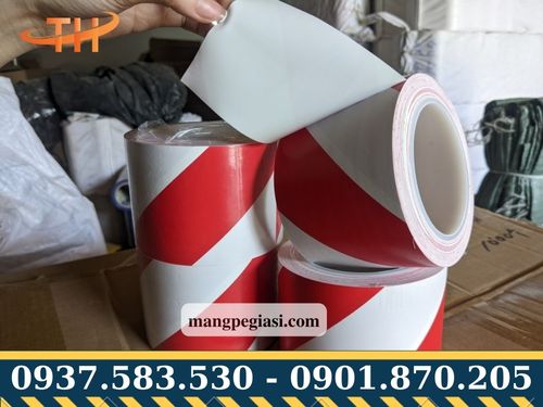 Băng keo dán nền màu vàng