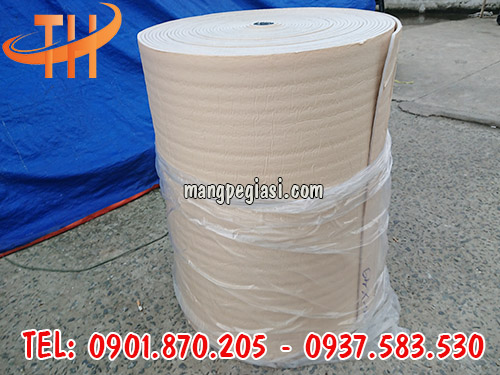 Xốp cách nhiệt có keo có nhiều kích thước khác nhau