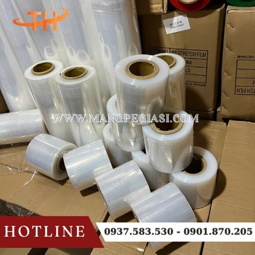Màng PE khổ nhỏ quấn tay tiện lợi Màng PE khổ nhỏ quấn tay tiện lợi
