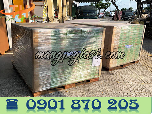 sử dụng màng pe quấn các pallet hàng hóa khi vận chuyển