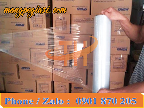 Sử dụng màng pe quấn cố định kiện hàng