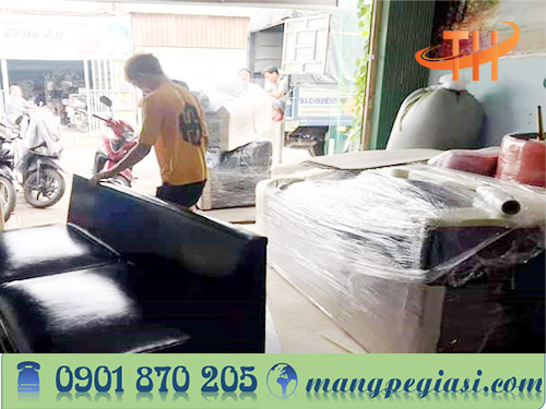 Cửa hàng nội thất sử dụng màng PE của Thu Hồng cung cấp