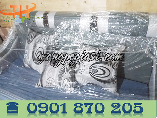 Sử dụng màng pe Thu Hồng để bọc quấn ghế sofa
