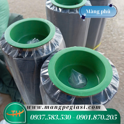 Bạt ni lông giữ ẩm đất chống cỏ