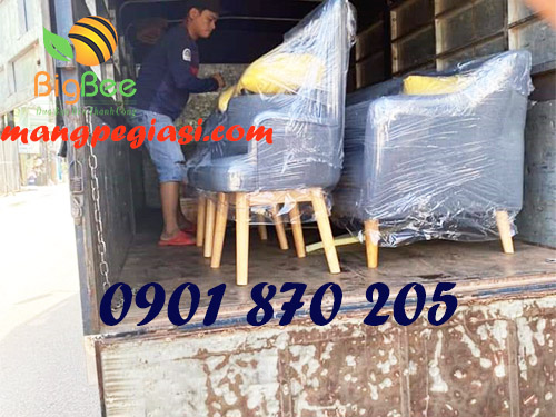 Màng PE được dùng bọc quấn hàng nội thất khi vận chuyển