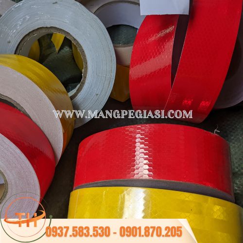 Băng dính phản quang giúp dễ nhận biết Băng dính phản quang giúp dễ nhận biết