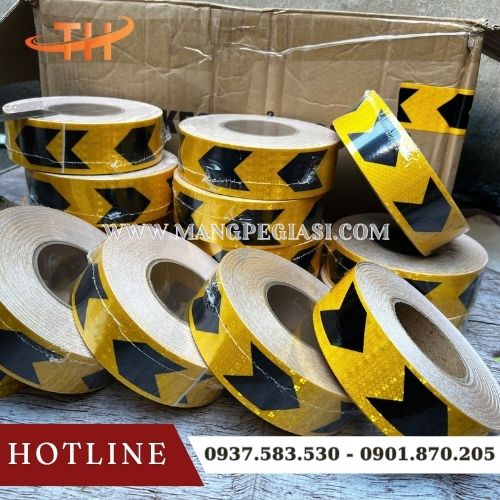 Băng keo phản quang sọc vàng đen độ bền cao siêu bám dính Băng keo phản quang sọc vàng đen độ bền cao siêu bám dính