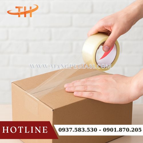 Băng keo trong chuyên dùng để dán thùng carton Băng keo trong chuyên dùng để dán thùng carton