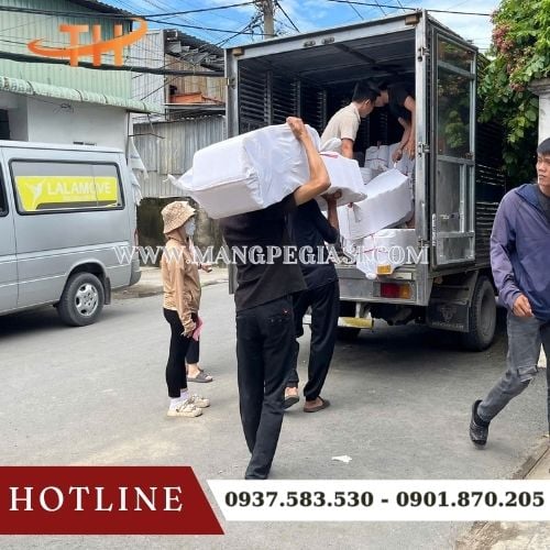 Hoạt động xuất kho băng keo giao sỉ mỗi ngày tại Thu Hồng Hoạt động xuất kho băng keo giao sỉ mỗi ngày tại Thu Hồng