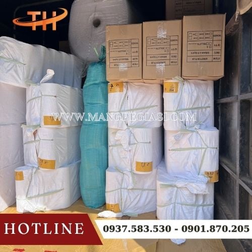 Hoạt động xuất kho băng keo và vật tư đóng gói mỗi ngày tại kho sỉ Hoạt động xuất kho băng keo và vật tư đóng gói mỗi ngày tại kho sỉ