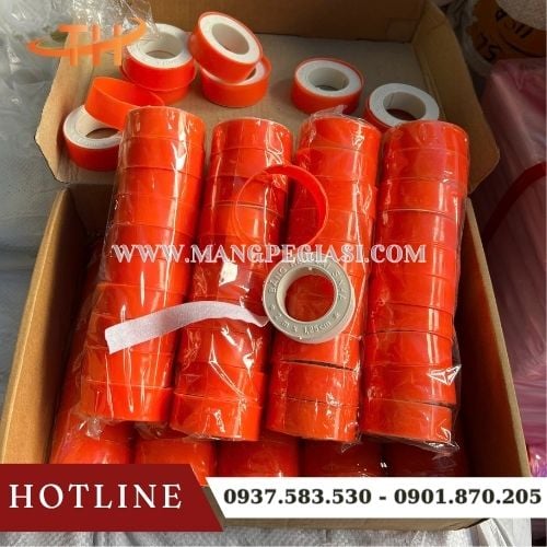 Băng keo đá gà bám dính tốt, dễ sử dụng, an toàn cho da Băng keo đá gà bám dính tốt, dễ sử dụng, an toàn cho da