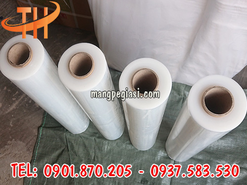 Màng pe giúp chống nước, chống bụi, bảo quản và cố định hàng hóa chắc chắn hơn