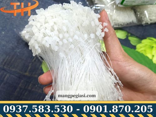 Dây treo nhãn mác bằng nhựa