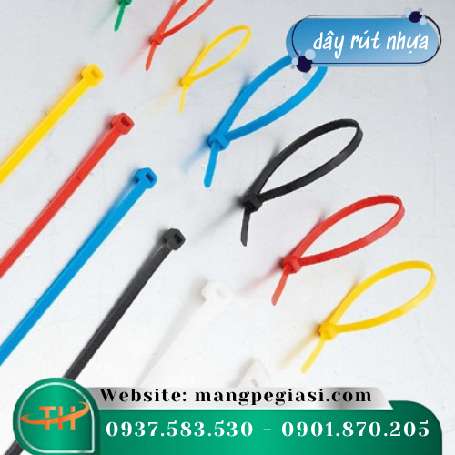 Sử dụng dây rút nhựa để làm móc chìa khóa