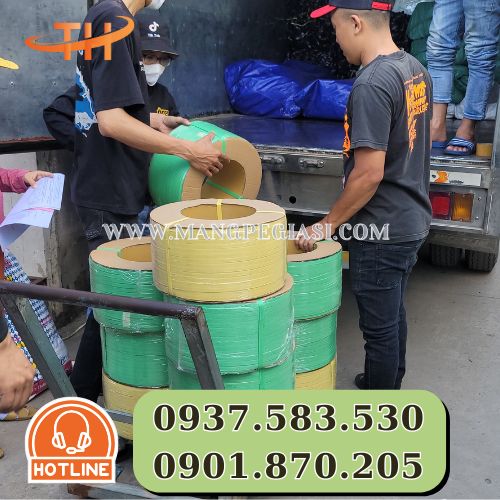 Đội ngũ giao hàng Thu Hồng lên đơn dây đai Đội ngũ giao hàng Thu Hồng lên đơn dây đai