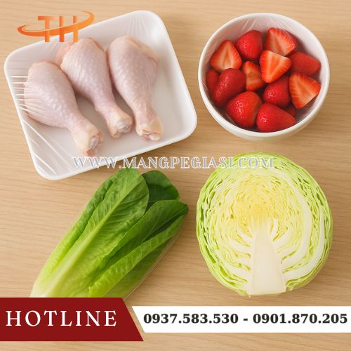 Dùng màng bọc thực phẩm để thức ăn tươi ngon lâu dài Dùng màng bọc thực phẩm để thức ăn tươi ngon lâu dài