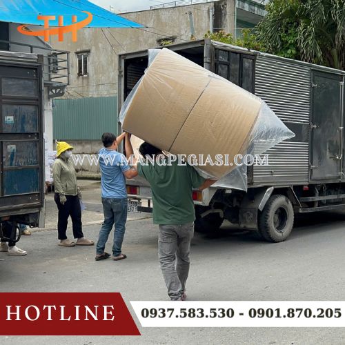 Giao 10 cuộn xốp tráng bạc cách nhiệt 1 mặt keo dán giá sỉ cho khách Giao 10 cuộn xốp tráng bạc cách nhiệt 1 mặt keo dán giá sỉ cho khách