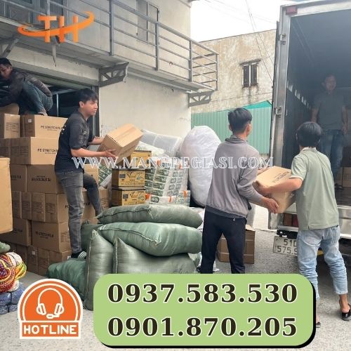 Giao 100 thùng màng PE đến tay khách hàng Giao 100 thùng màng PE đến tay khách hàng