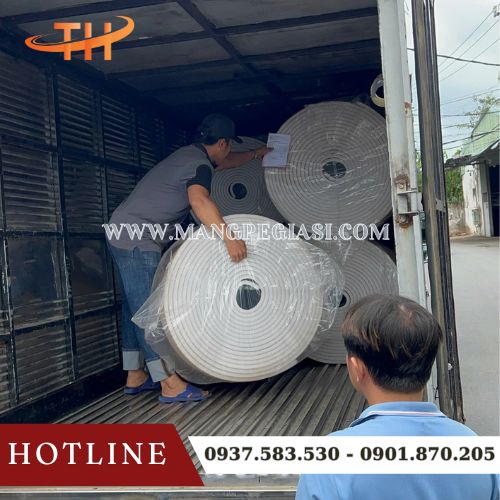 Giao 15 cuộn xốp tráng bạc cách nhiệt tận nơi giá sỉ rẻ Giao 15 cuộn xốp tráng bạc cách nhiệt tận nơi giá sỉ rẻ