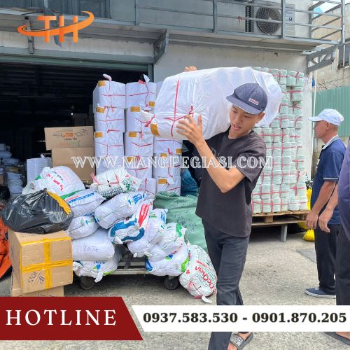 Giao 20 bao băng keo da bò chất lượng giá rẻ tận nơi tại Thu Hồng Giao 20 bao băng keo da bò chất lượng giá rẻ tận nơi tại Thu Hồng