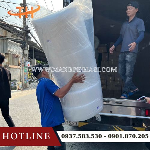 Giao xốp nổ đến tận tay khách hàng Giao xốp nổ đến tận tay khách hàng