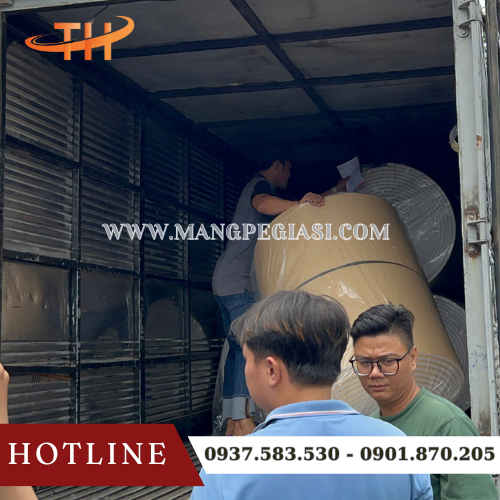 Hoạt động giao 10 cuốn xốp cách nhiệt tráng bạc có keo dán giá sỉ cho khách Hoạt động giao 10 cuốn xốp cách nhiệt tráng bạc có keo dán giá sỉ cho khách