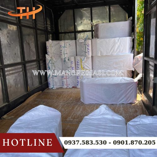 Hoạt động giao 200 cuộn băng keo keo màu cho doanh nghiệp Hoạt động giao 200 cuộn băng keo keo màu cho doanh nghiệp