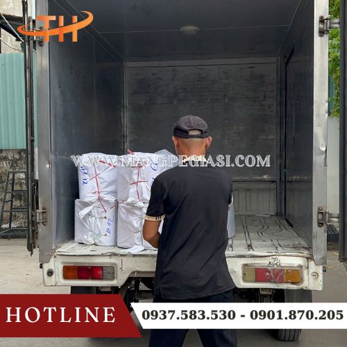 Hoạt động giao băng keo tận nơi cho khách mỗi ngày Hoạt động giao băng keo tận nơi cho khách mỗi ngày