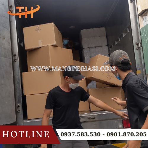 Hoạt động giao hàng mỗi ngày tận nơi cho khách Hoạt động giao hàng mỗi ngày tận nơi cho khách