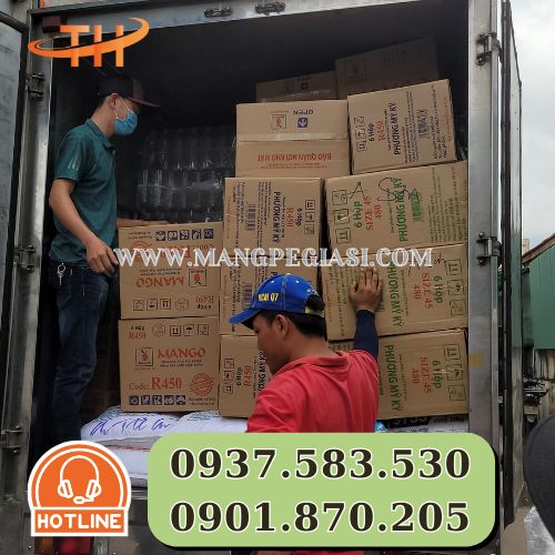 Hoạt động giao hàng tại kho sỉ Thu Hồng Hoạt động giao hàng tại kho sỉ Thu Hồng