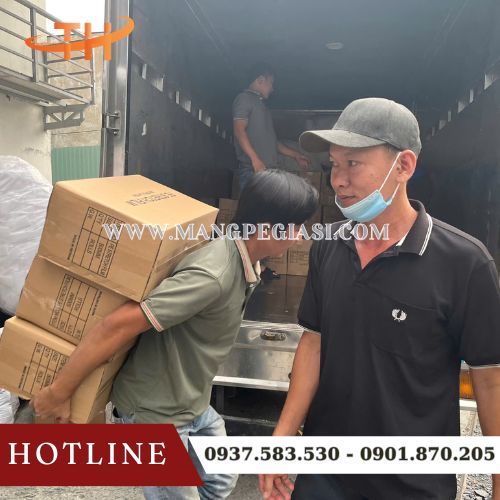 Hoạt động giao màng PE mỗi ngày tại kho sỉ Thu Hồng Hoạt động giao màng PE mỗi ngày tại kho sỉ Thu Hồng