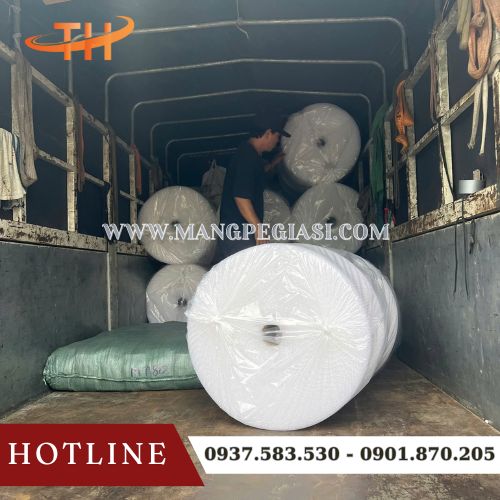 Hoạt động lên hàng giao tận nơi xốp nổ giá sỉ cho khách Hoạt động lên hàng giao tận nơi xốp nổ giá sỉ cho khách