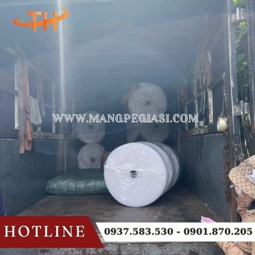 Hoạt động xuất kho 20 cuộn xốp nổ giao sỉ cho khách tại Thu Hồng Hoạt động xuất kho 20 cuộn xốp nổ giao sỉ cho khách tại Thu Hồng
