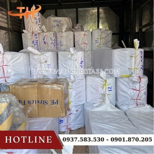 Hoạt động xuất kho băng keo trong dán thùng mỗi ngày tại Thu Hồng Hoạt động xuất kho băng keo trong dán thùng mỗi ngày tại Thu Hồng