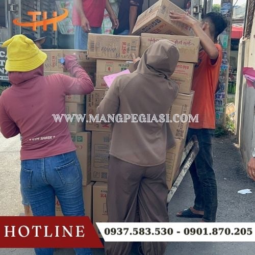 Xuất kho giao sỉ màng bọc thực phẩm chính hãng tận nơi cho khách Xuất kho giao sỉ màng bọc thực phẩm chính hãng tận nơi cho khách